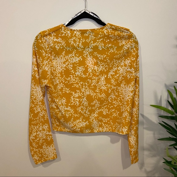 MISGUIDED Frill Hem Tie Front Blouse - Picture 3 of 9